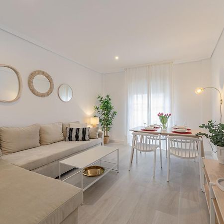 Isg Apartments Becquer Free Parking Inside The Building Sevilla Exteriör bild